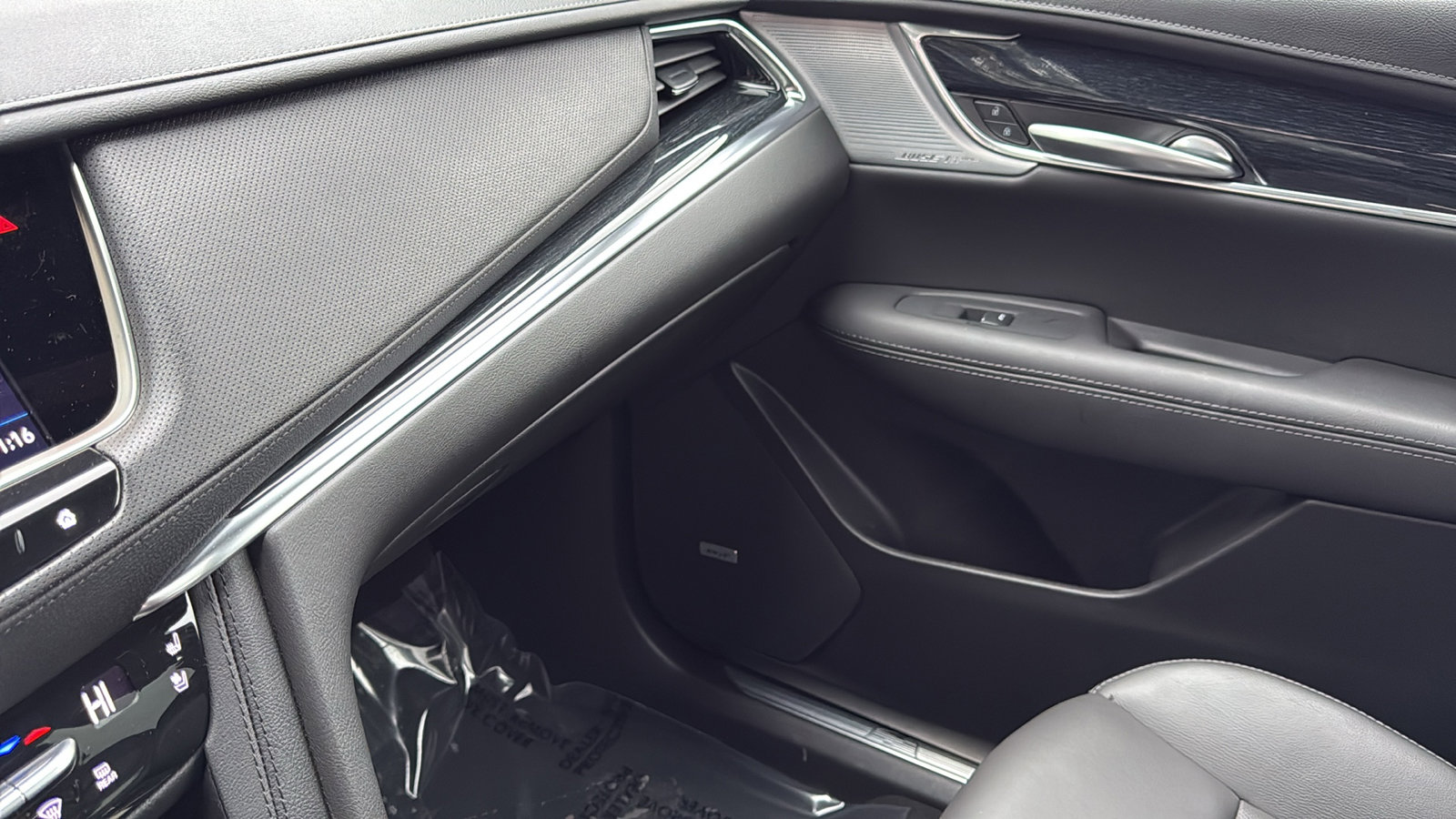 Certified 2025 Cadillac XT5 Premium Luxury image 24