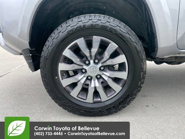 Used 2021 Toyota Tacoma Limited image 27