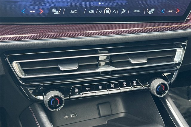 New 2026 Chevrolet Traverse Z71 w/ Enhanced Driving Package image 29