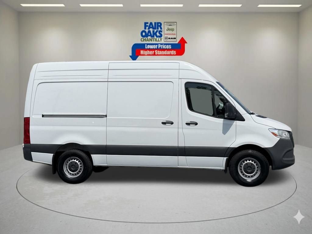 Used 2025 Mercedes-Benz Sprinter 2500 image 4