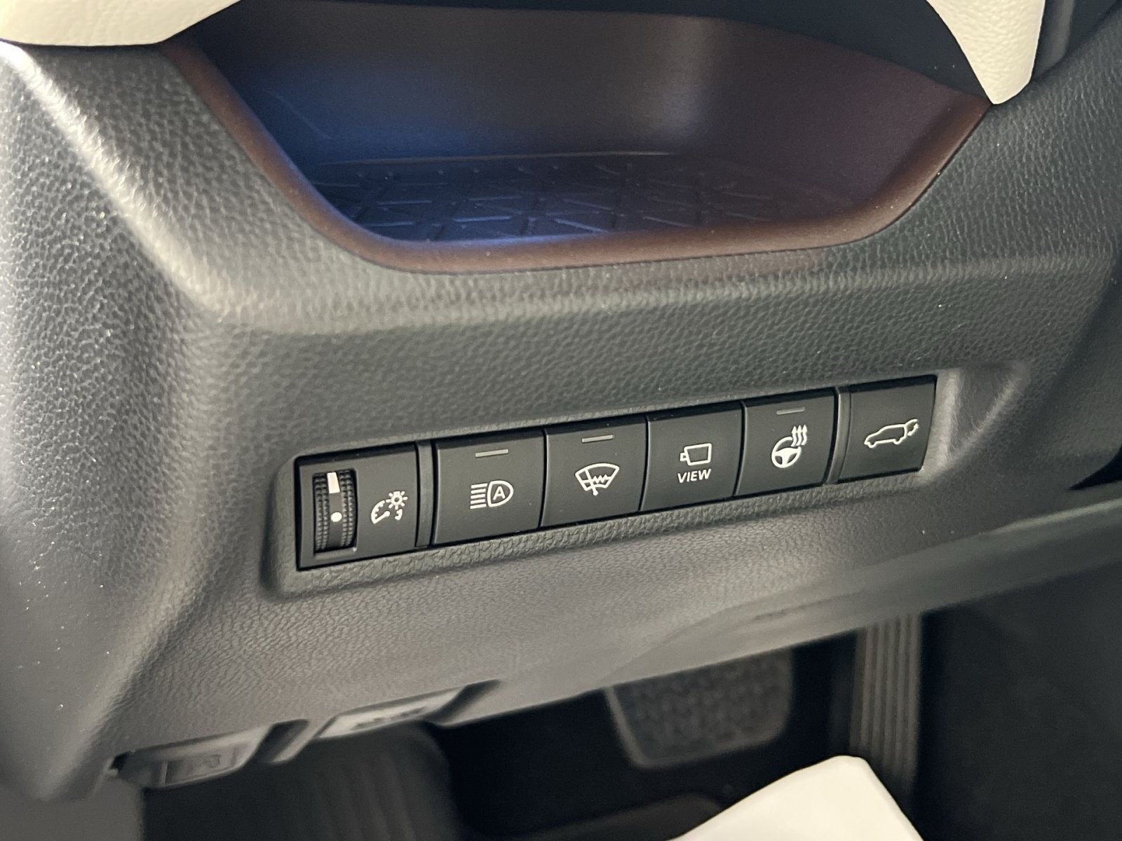 Used 2020 Toyota RAV4 Limited AWD/4WD image 31