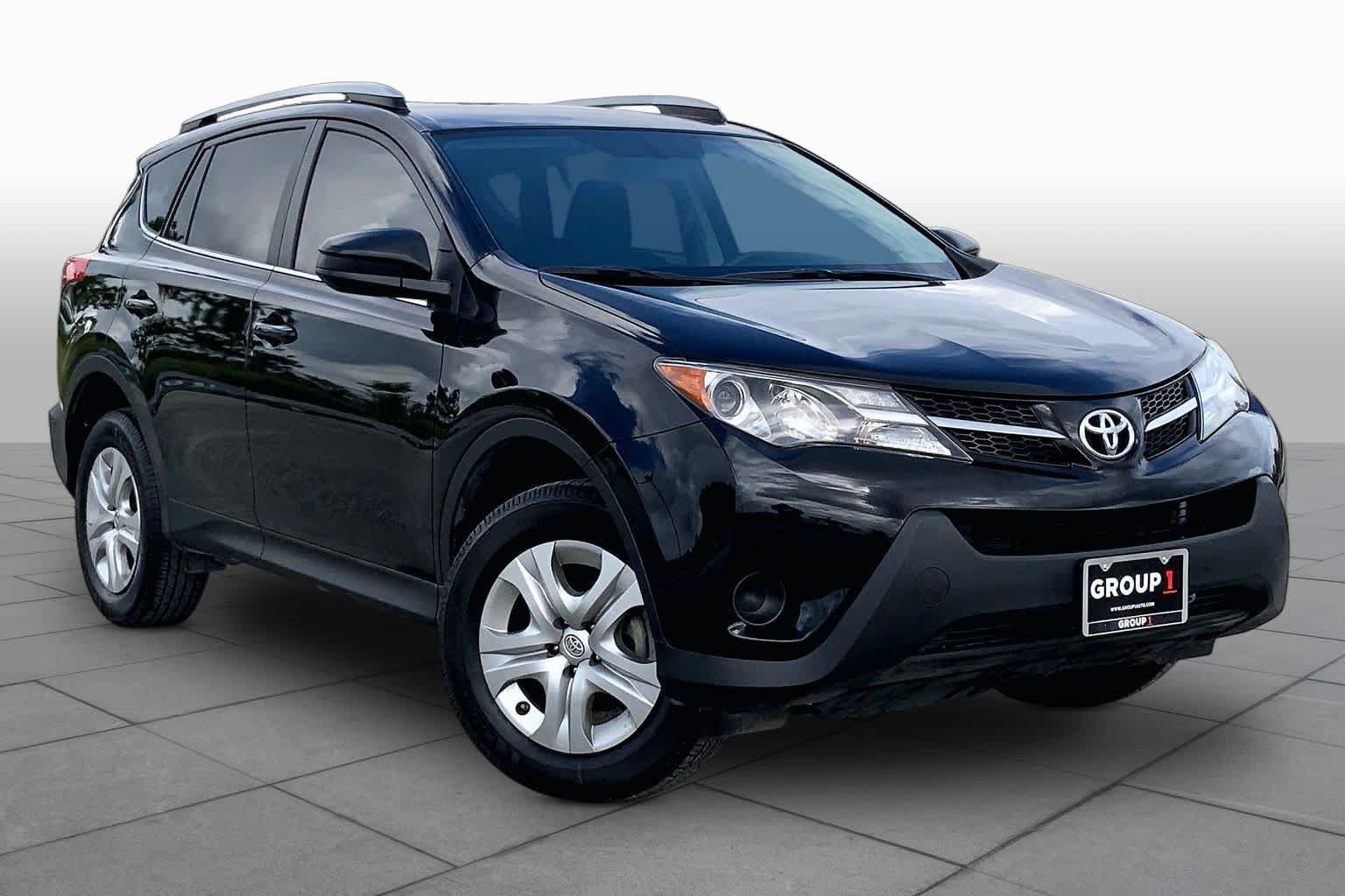 Used 2014 Toyota RAV4 LE FWD image 3