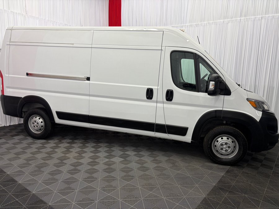Used 2023 RAM ProMaster 2500 FWD image 9