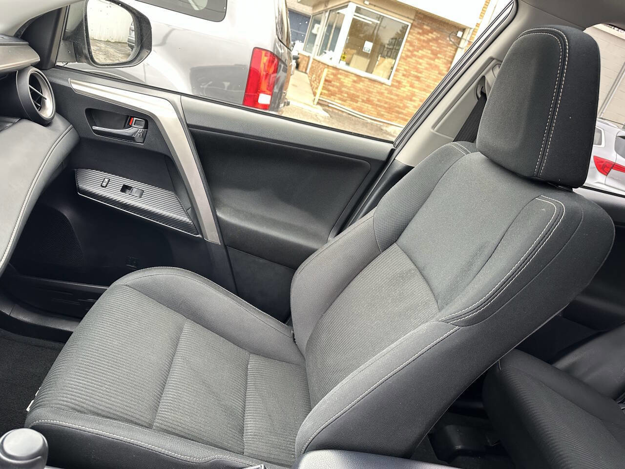 Used 2014 Toyota RAV4 XLE AWD/4WD image 35