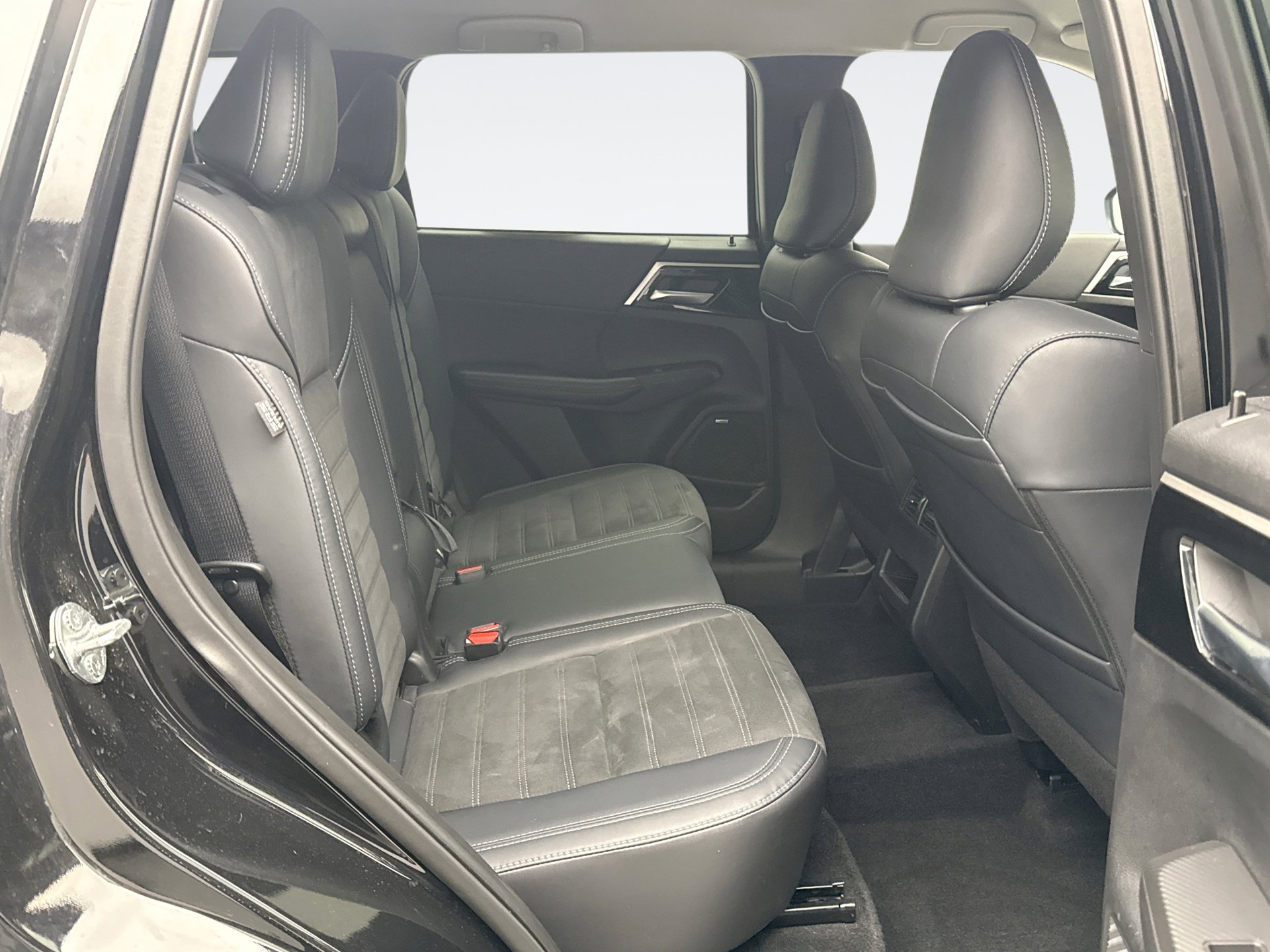 Used 2025 Mitsubishi Outlander SE AWD/4WD image 20