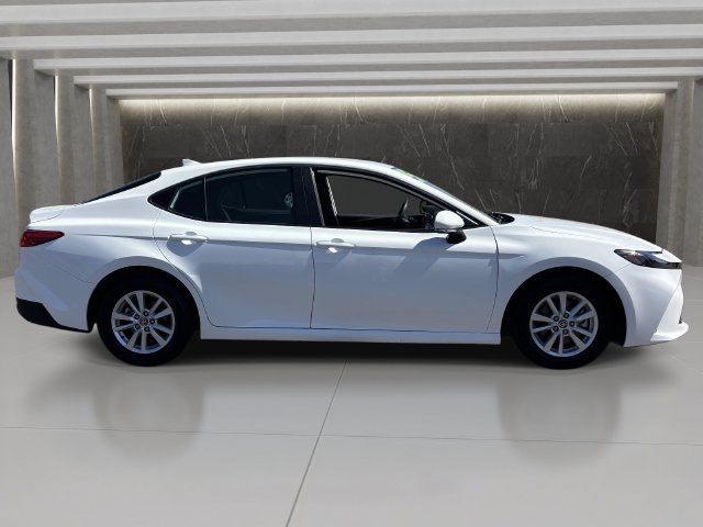 Used 2025 Toyota Camry LE FWD image 7