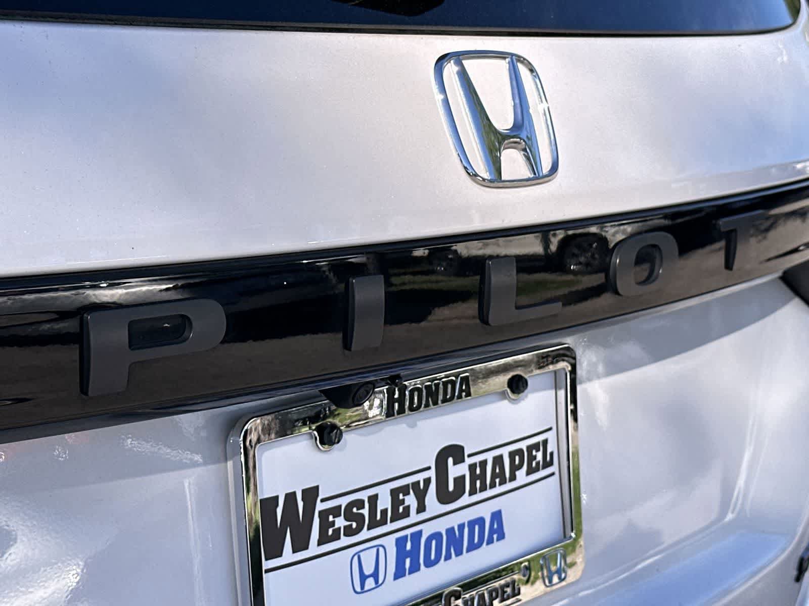 Used 2023 Honda Pilot Sport image 26