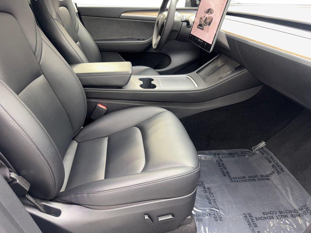 Used 2023 Tesla Model Y Long Range AWD/4WD image 43