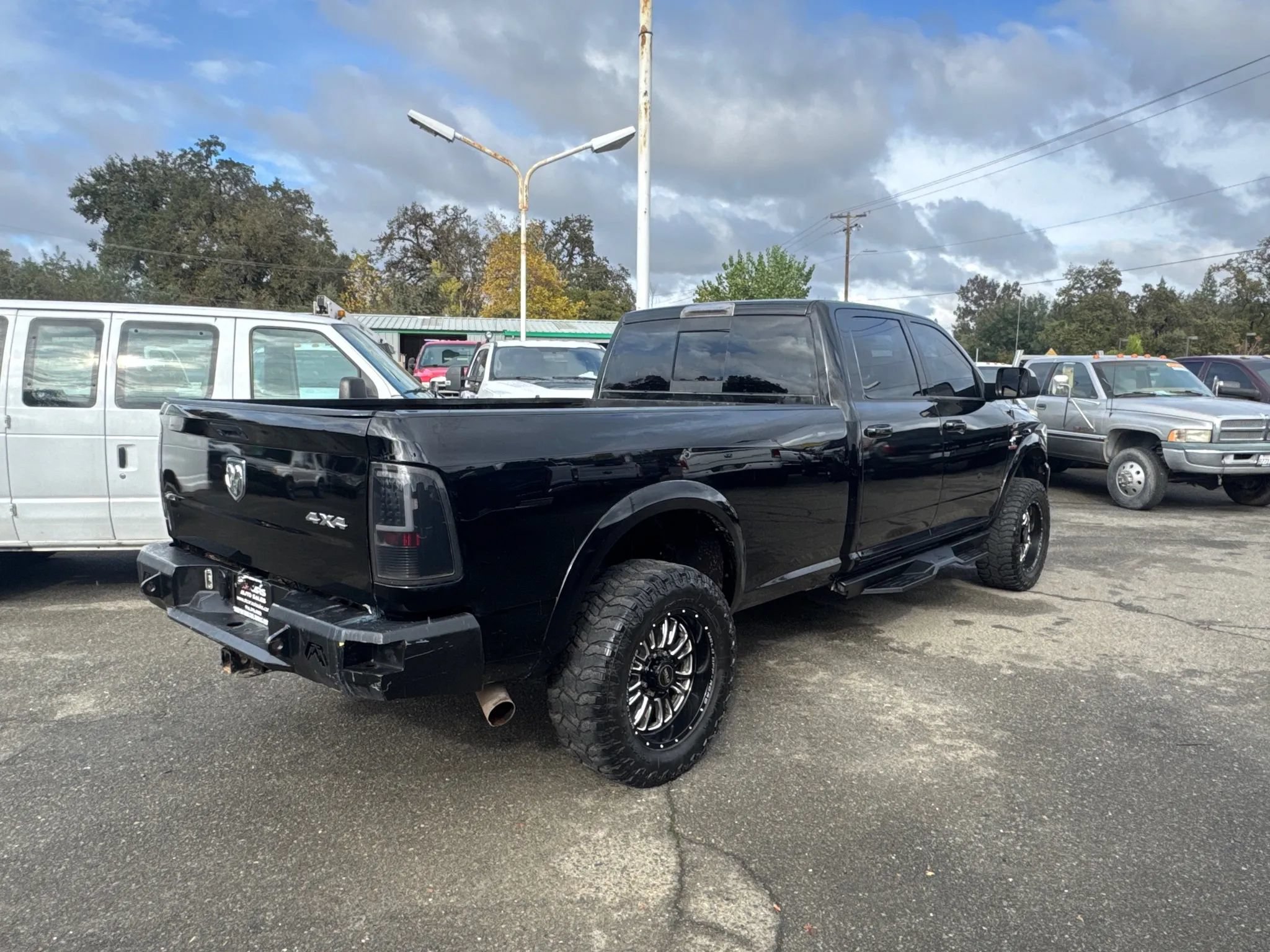 Used 2014 RAM 3500 Laramie w/ Black Appearance Group AWD/4WD image 3