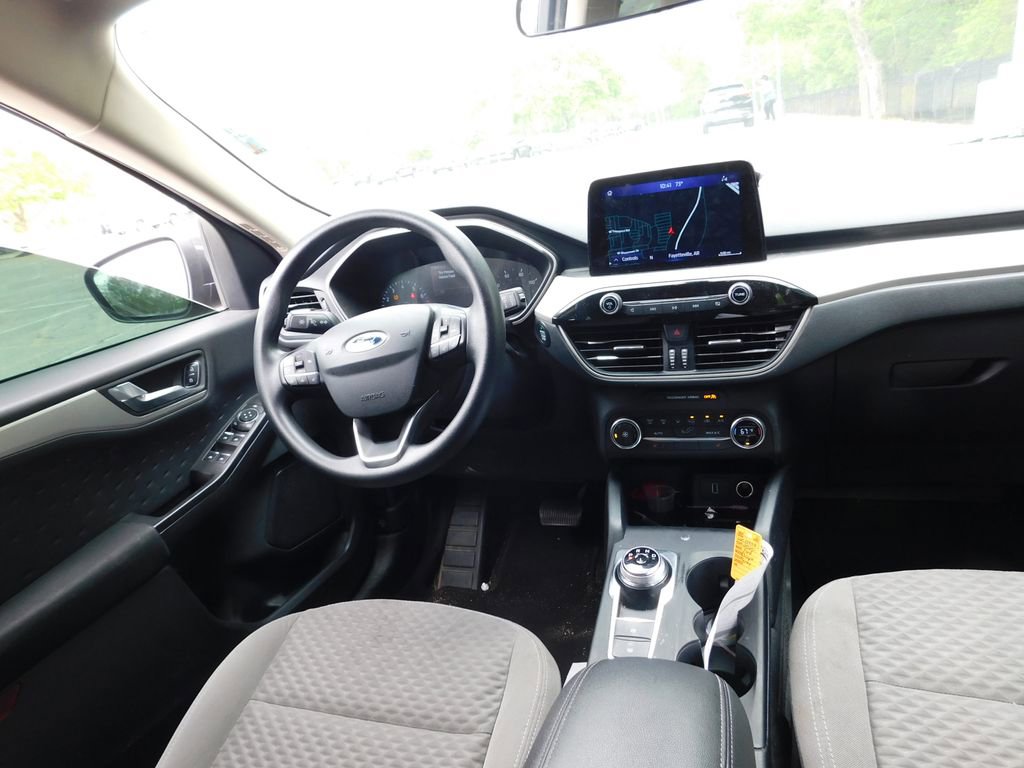 Used 2020 Ford Escape SE image 6