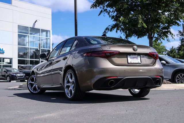 Used 2019 Alfa Romeo Giulia Ti Sport w/ Quick Order Package 22S Sport AWD/4WD image 2
