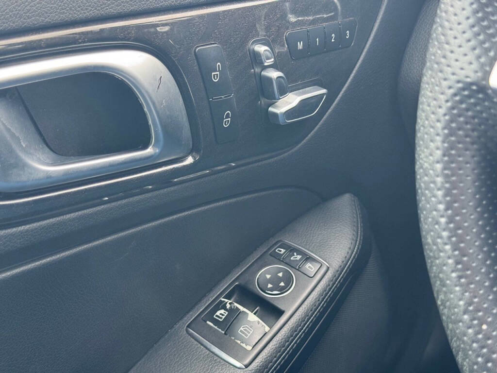 Used 2018 Mercedes-Benz SLC 300 image 21