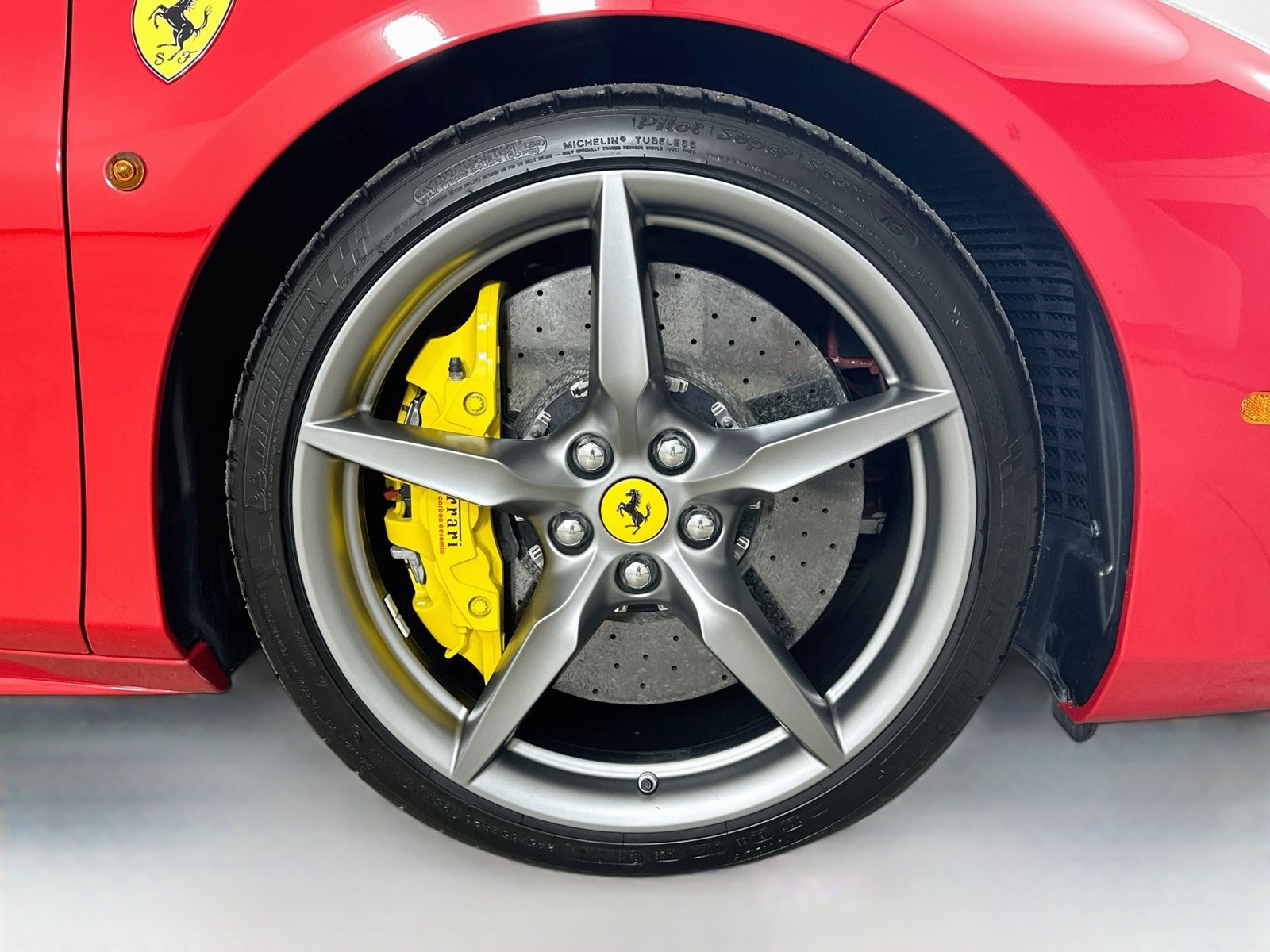 Used 2018 Ferrari 488 Spider RWD image 11