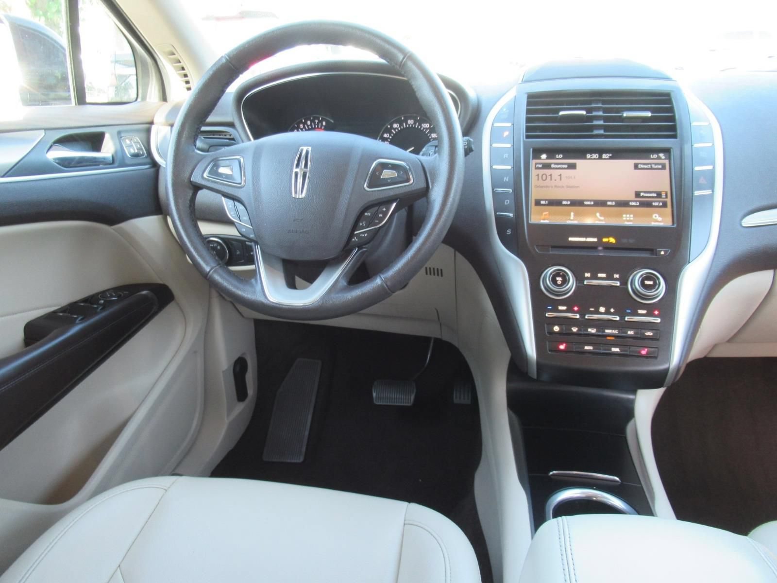Used 2019 Lincoln MKC Premiere FWD image 13