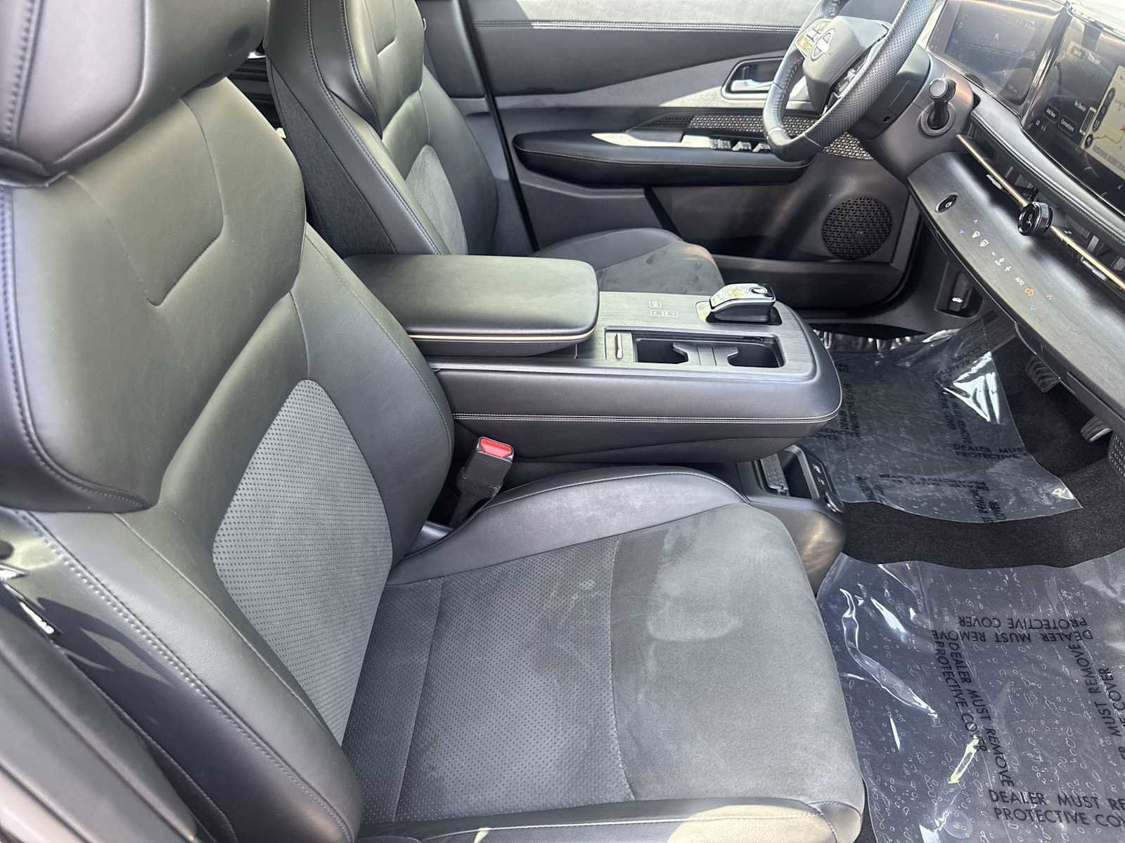 Used 2023 Nissan Ariya FWD image 17