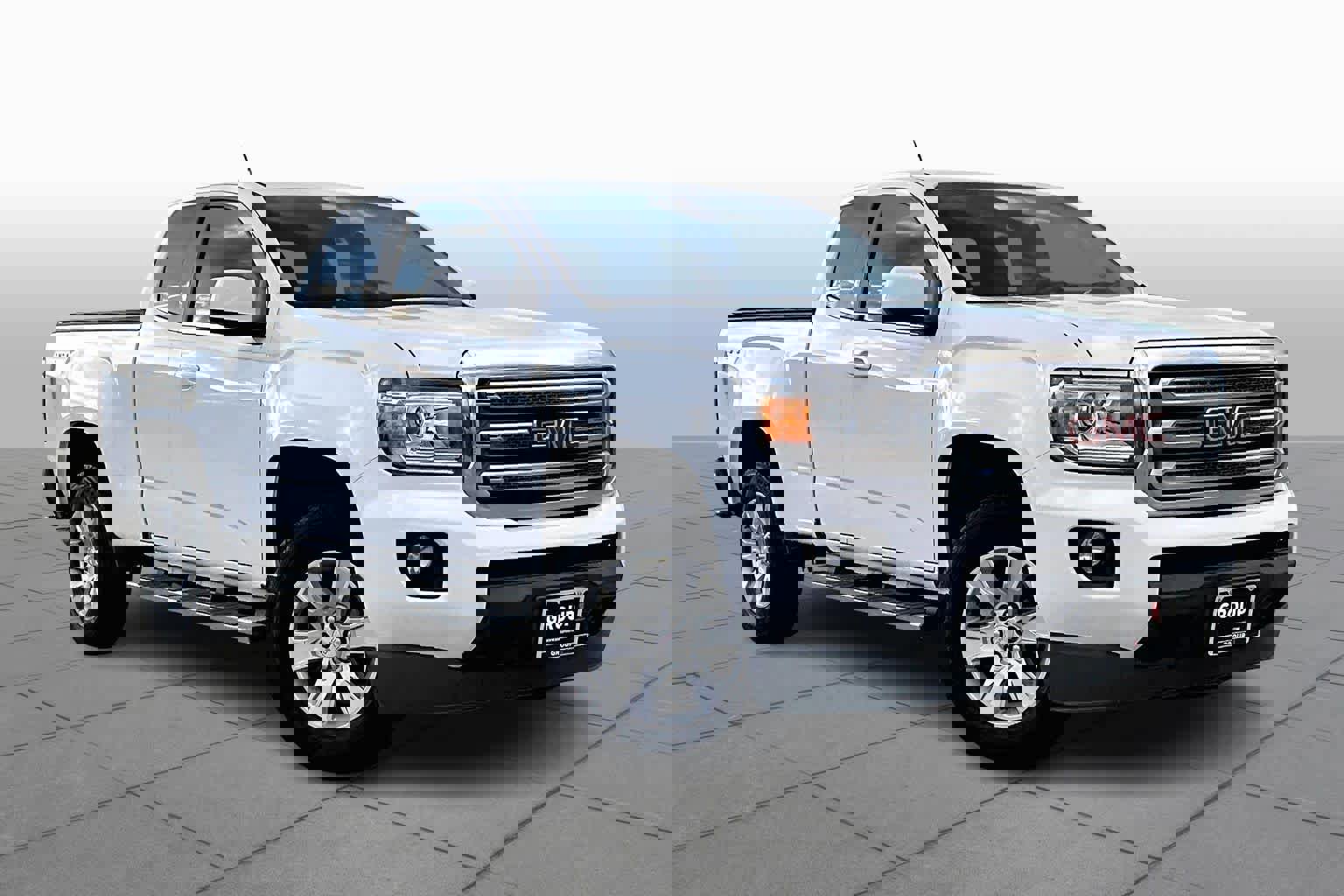 Used 2015 GMC Canyon SLE w/ SLE Convenience Package image 2