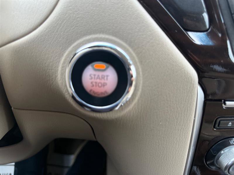 Used 2014 Nissan Pathfinder SL w/ Cargo Package image 17