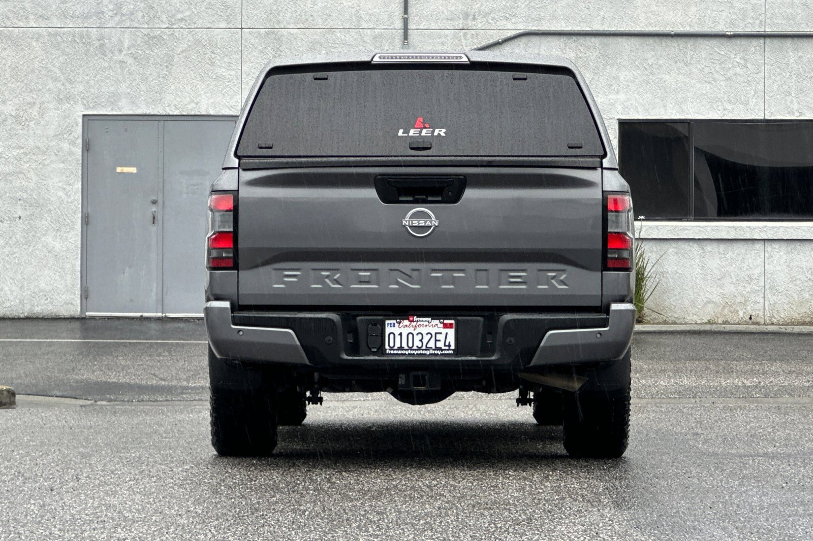 Used 2025 Nissan Frontier SV w/ SV Convenience Package image 5