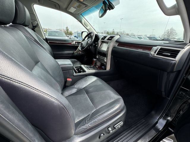 Used 2017 Lexus GX 460 Premium w/ Premium Package AWD/4WD image 30