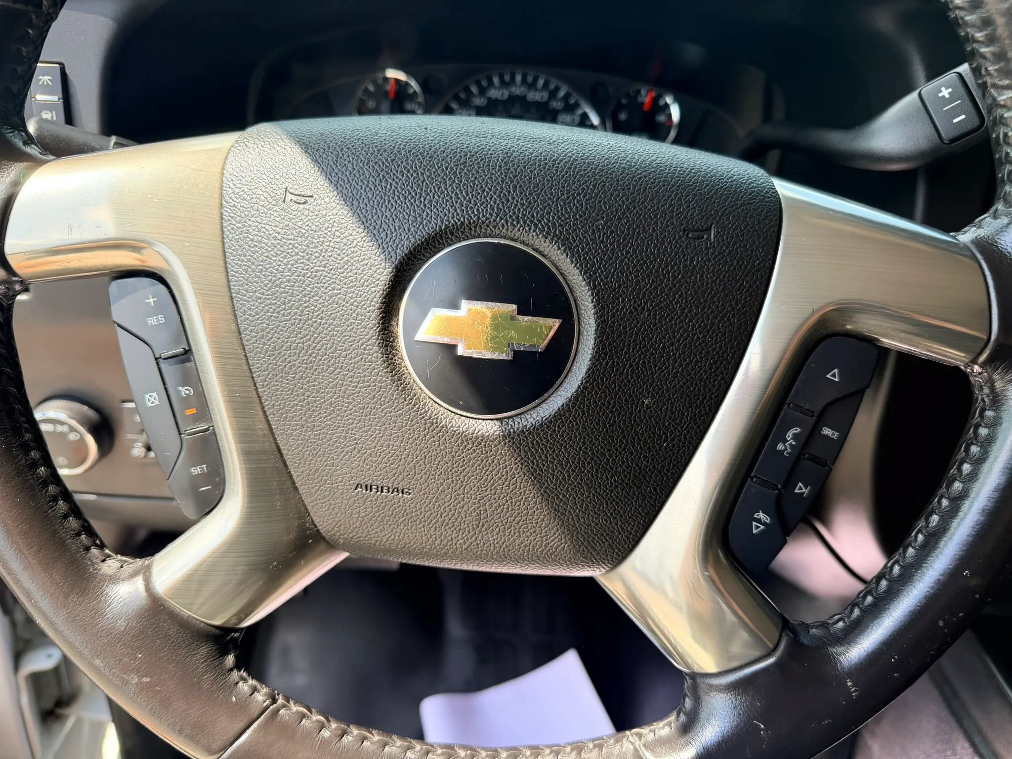 Used 2019 Chevrolet Express 3500 w/ Driver Convenience Package RWD image 12