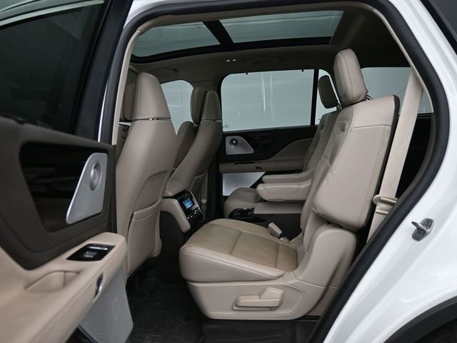 Used 2021 Lincoln Aviator Reserve w/ Equipment Group 202A image 32