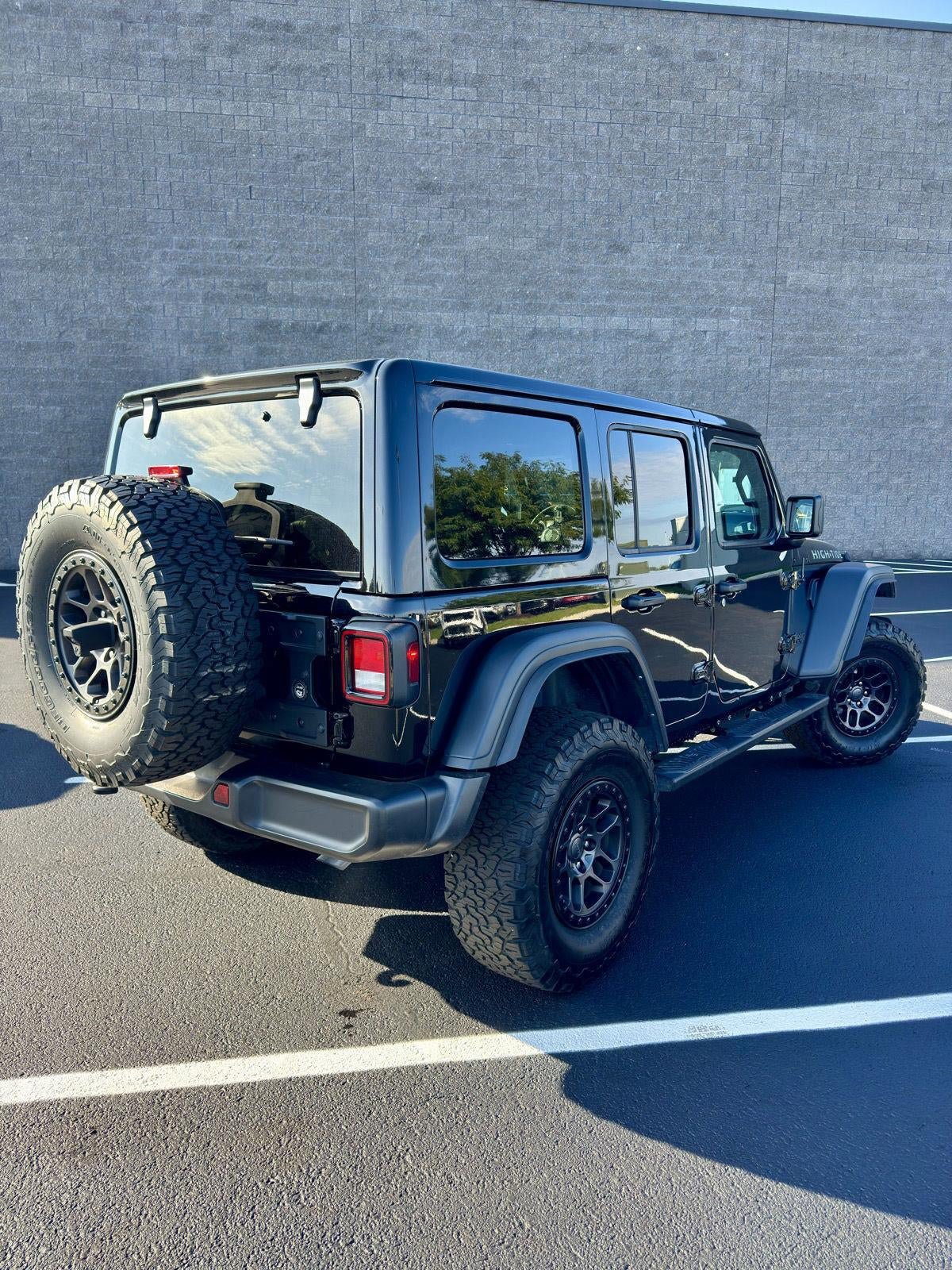 Used 2022 Jeep Wrangler Unlimited Sport AWD/4WD image 5