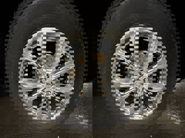 Used 2023 Ford Explorer Limited image 11