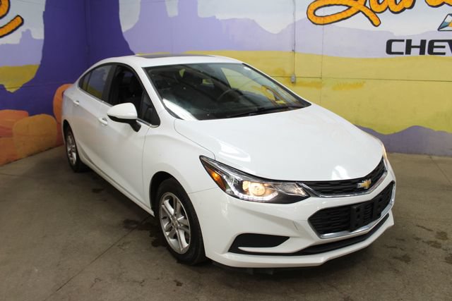 Used 2018 Chevrolet Cruze LT FWD image 4