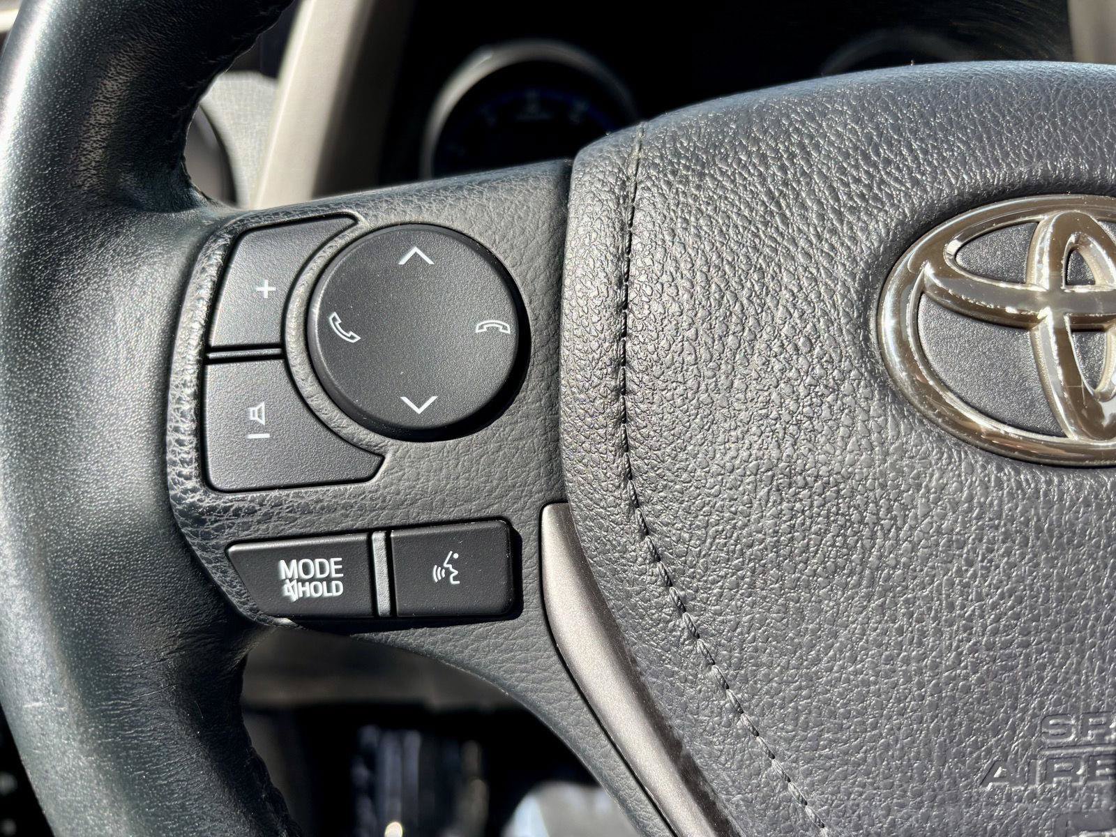 Used 2017 Toyota RAV4 Limited AWD/4WD image 17