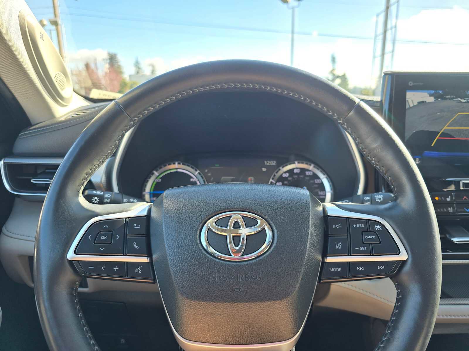 Used 2022 Toyota Highlander Platinum image 32