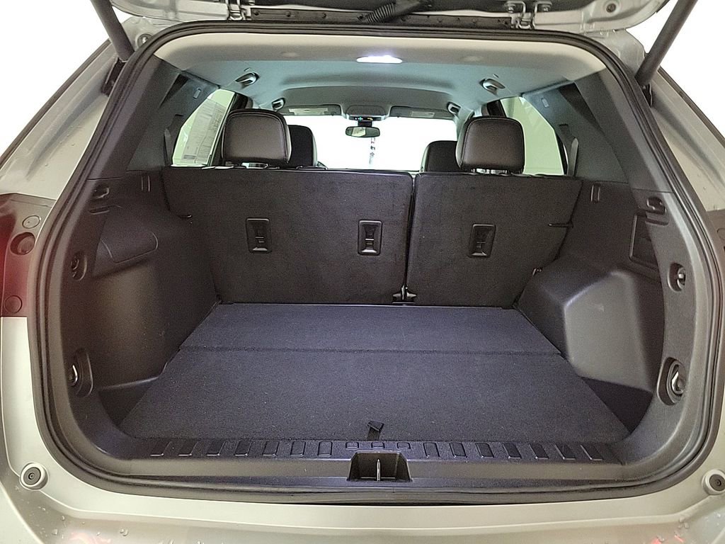 Used 2024 Chevrolet Equinox Premier image 23