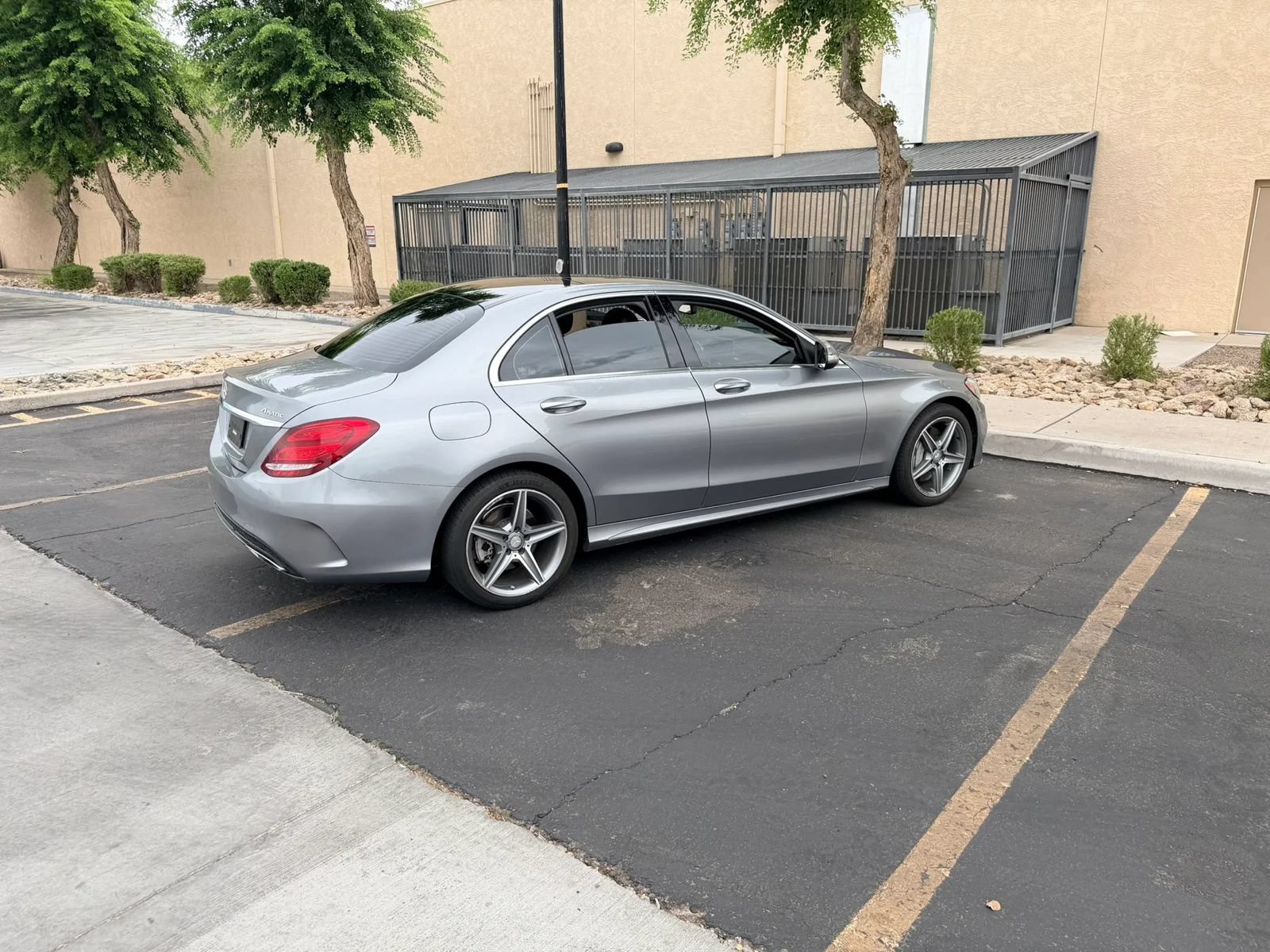 Used 2015 Mercedes-Benz C 300 4MATIC Sedan image 4