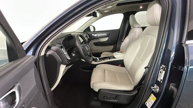 Used 2021 Volvo XC40 T5 Inscription w/ Climate Package AWD/4WD image 11