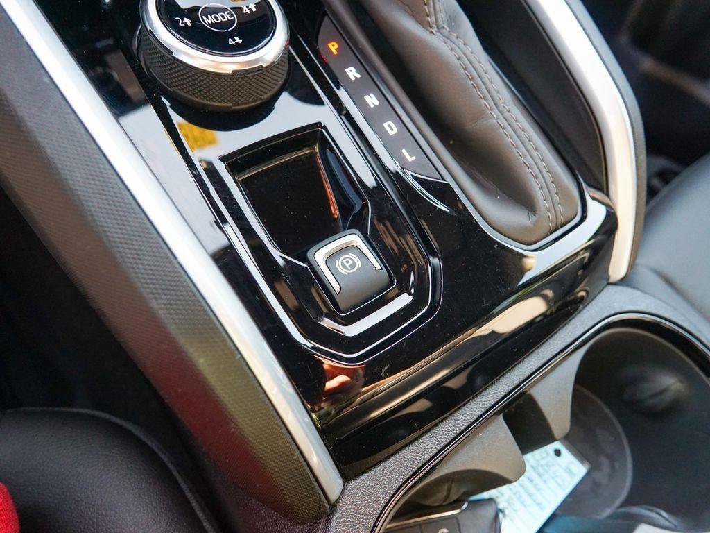 Used 2025 Chevrolet Colorado Trail Boss AWD/4WD image 27