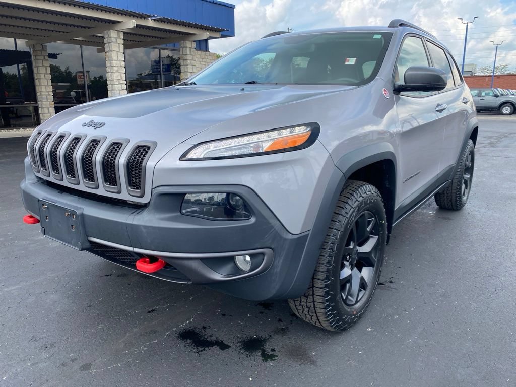 Used 2018 Jeep Cherokee Trailhawk AWD/4WD image 7