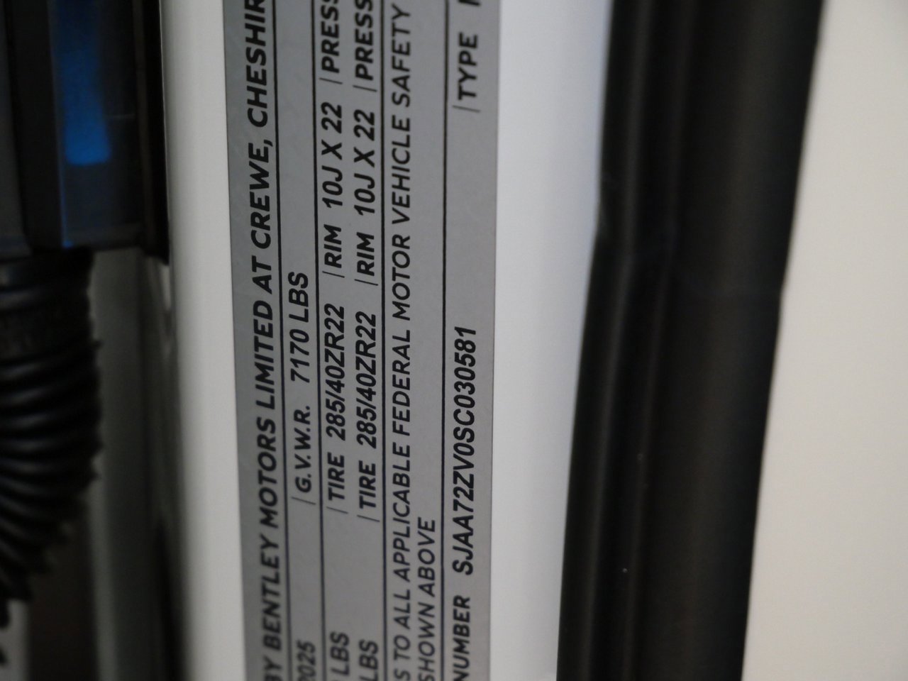 New 2025 Bentley Bentayga Plug-In Hybrid image 26