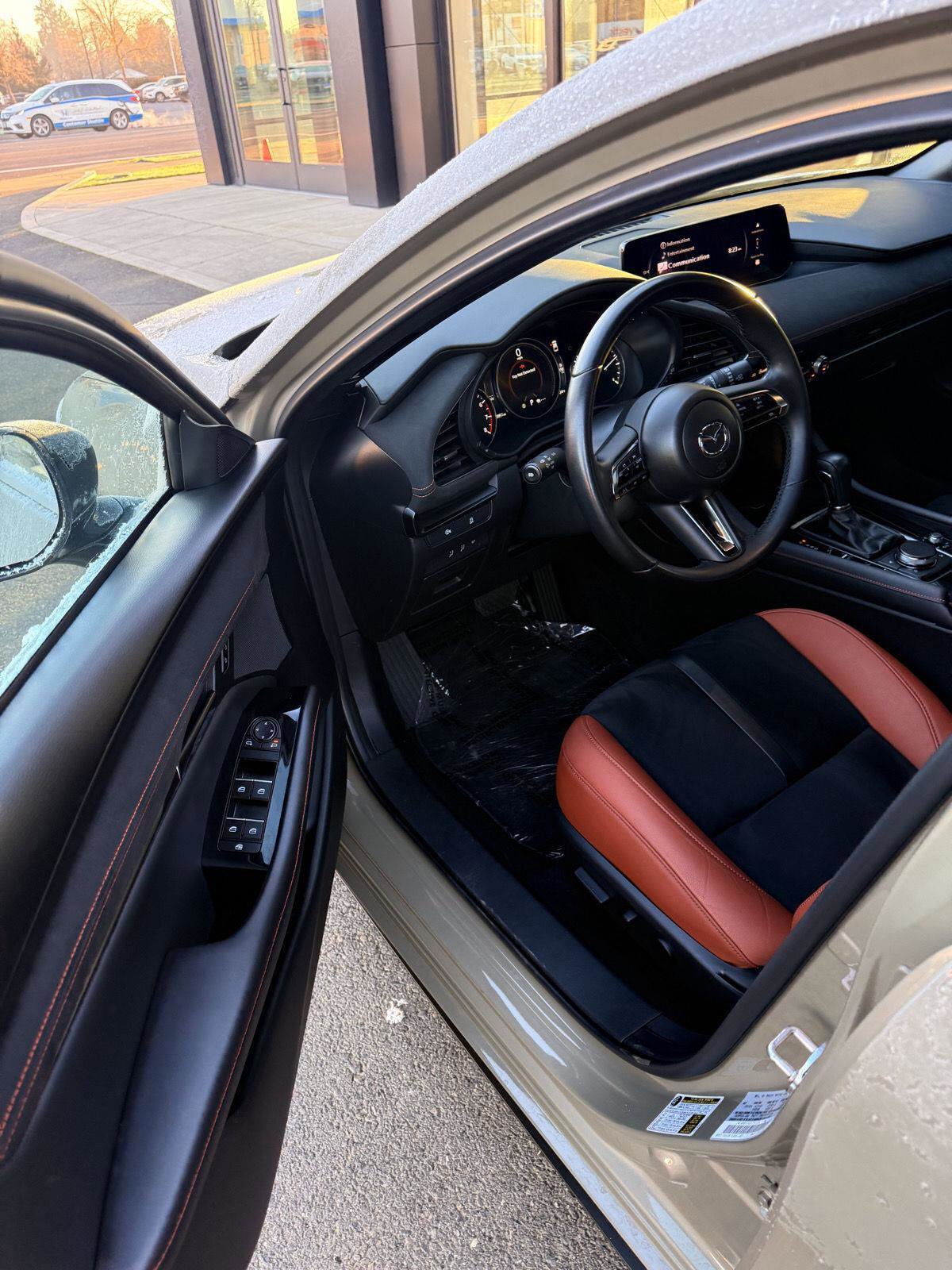 Used 2025 MAZDA MAZDA3 Carbon image 9