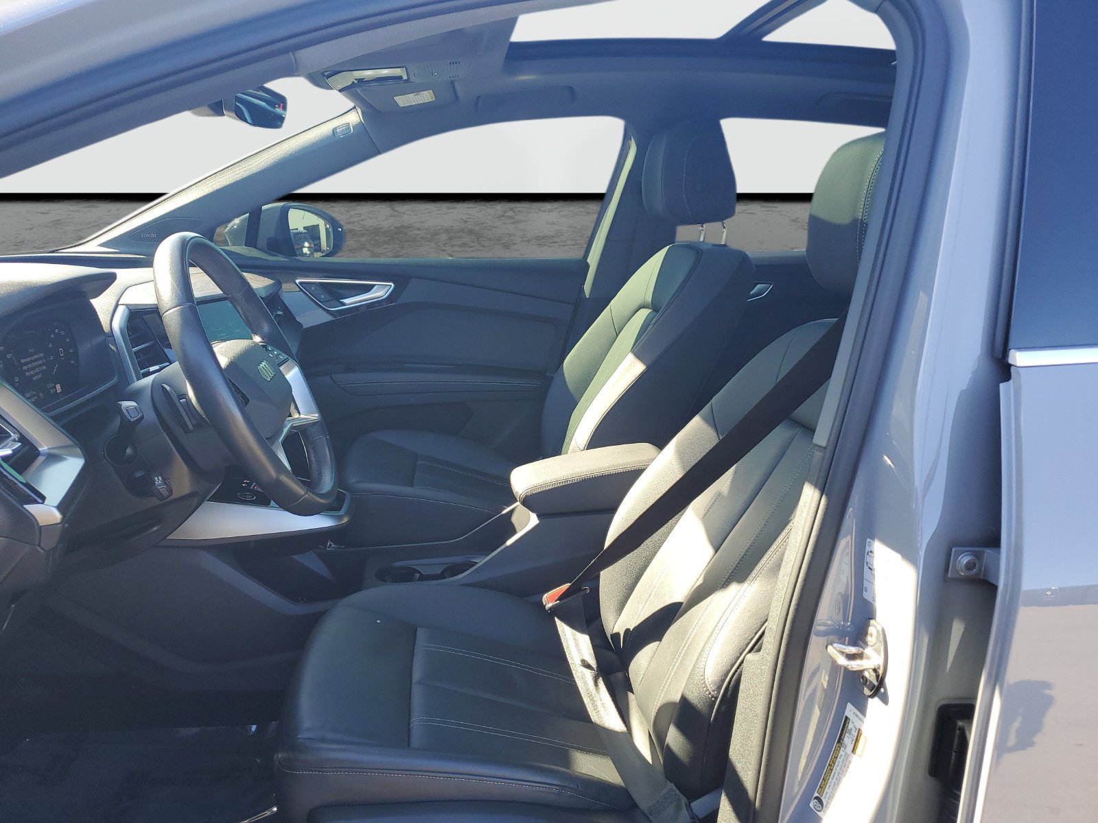 Used 2023 Audi Q4 e-tron Prestige AWD/4WD image 18