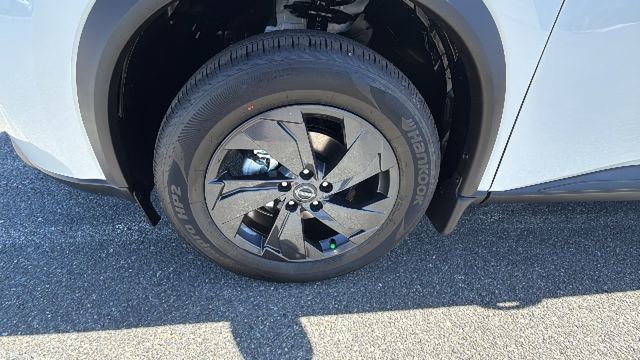 New 2026 Nissan Rogue SV w/ Cold Weather Package AWD/4WD image 9