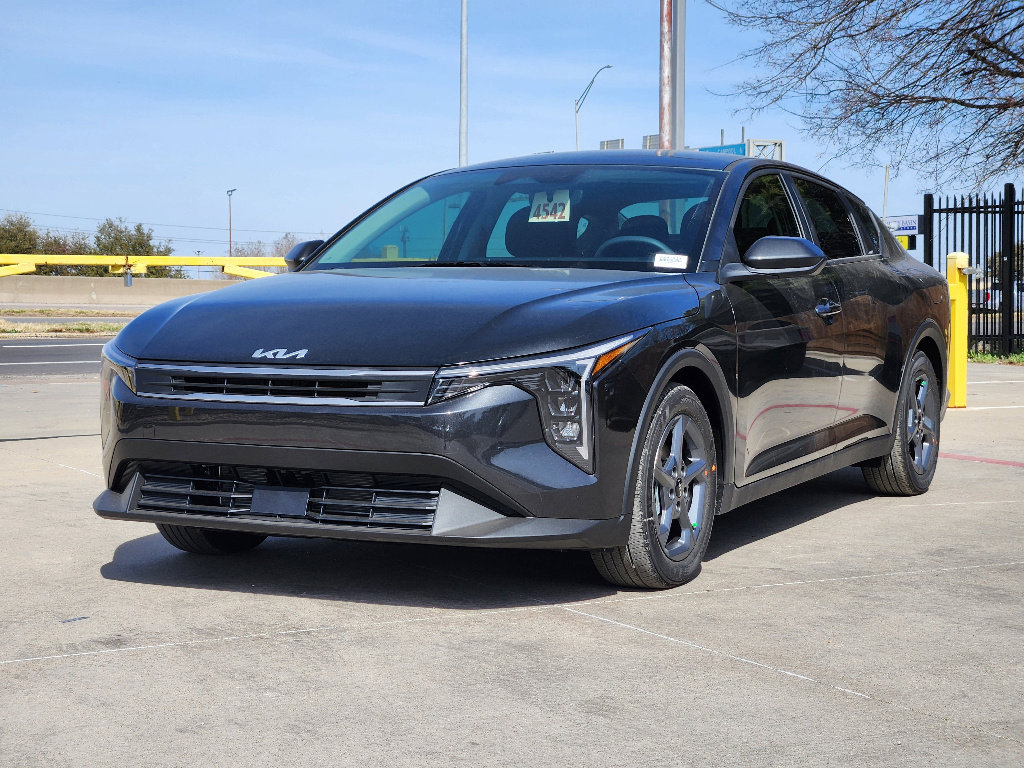New 2026 Kia K4 LXS image 2