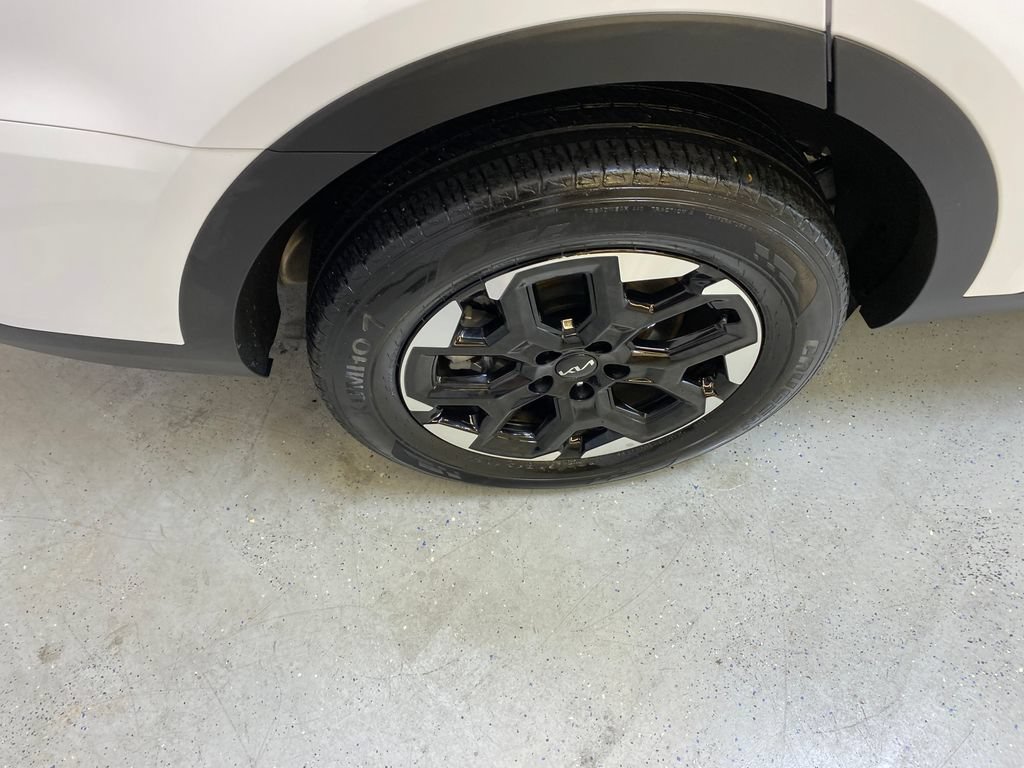 Used 2025 Kia Sorento S AWD/4WD image 13