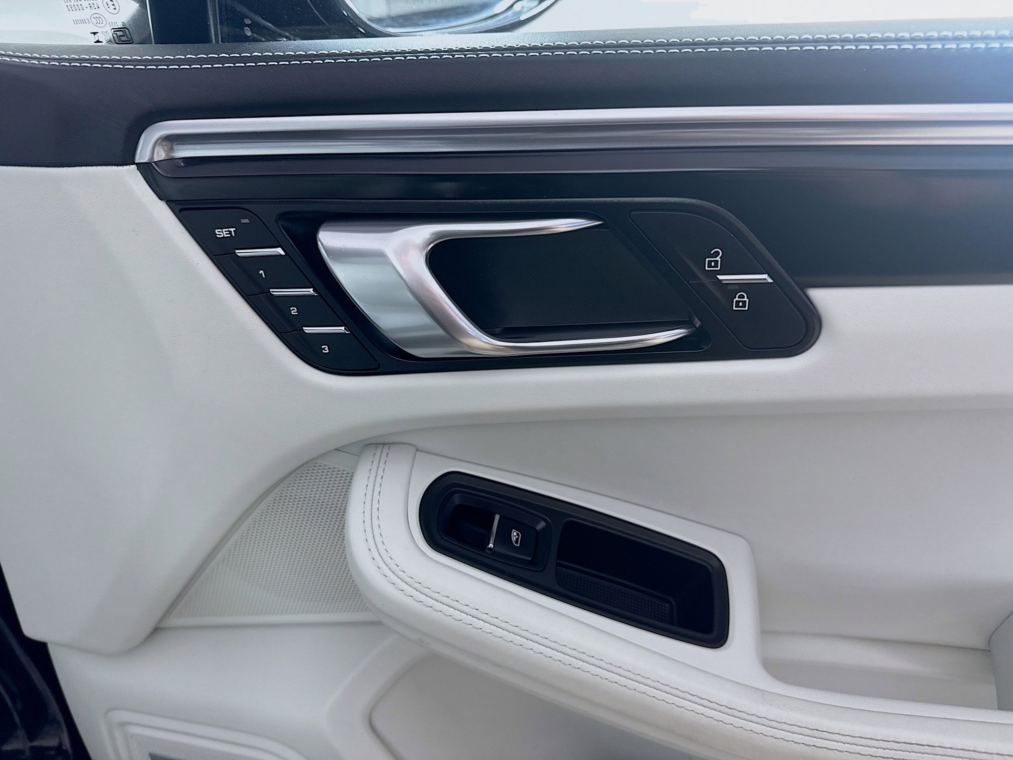 Used 2023 Porsche Macan S image 30