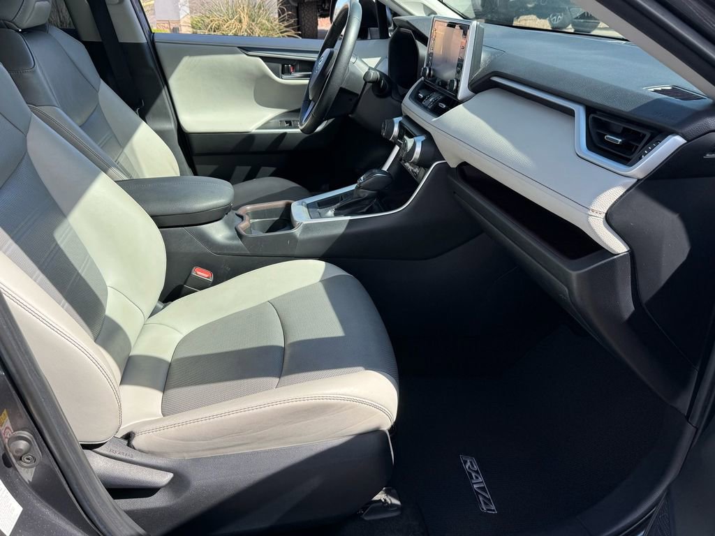 Used 2019 Toyota RAV4 Limited w/ Cold Weather Package image 21