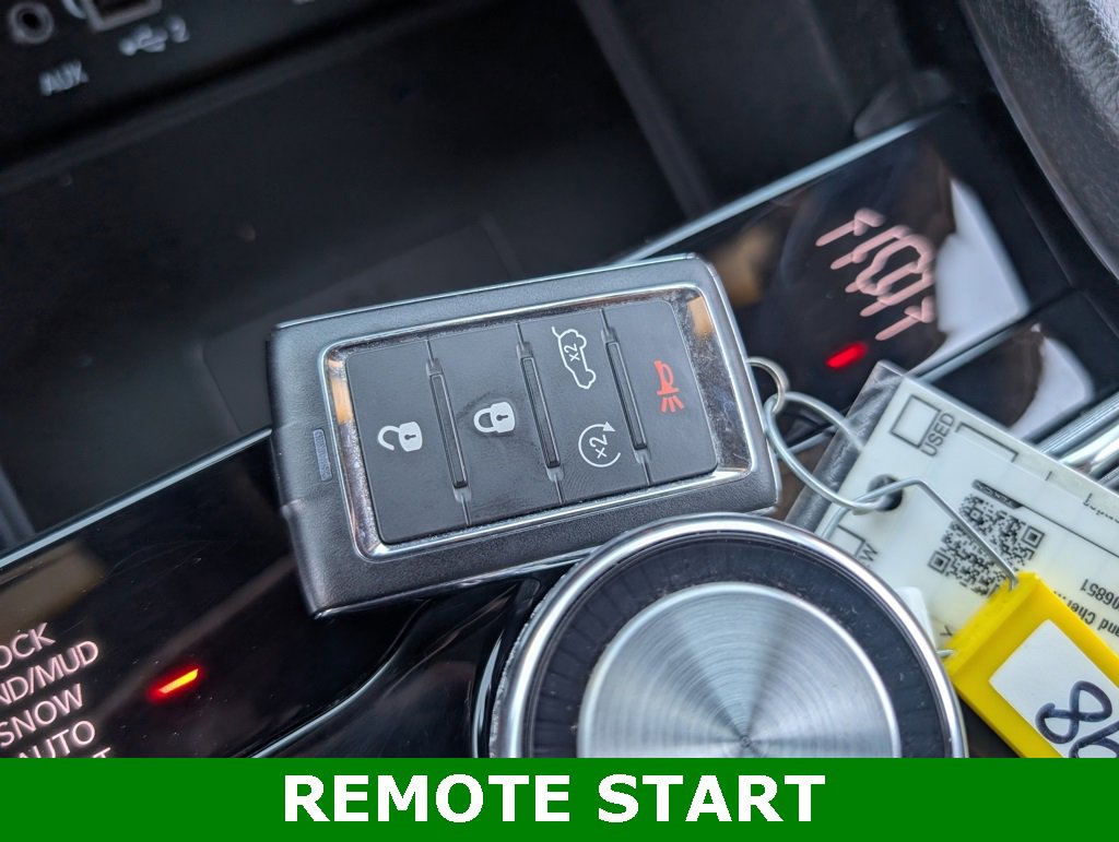 Used 2022 Jeep Grand Cherokee Summit w/ Luxury Tech Group V image 2