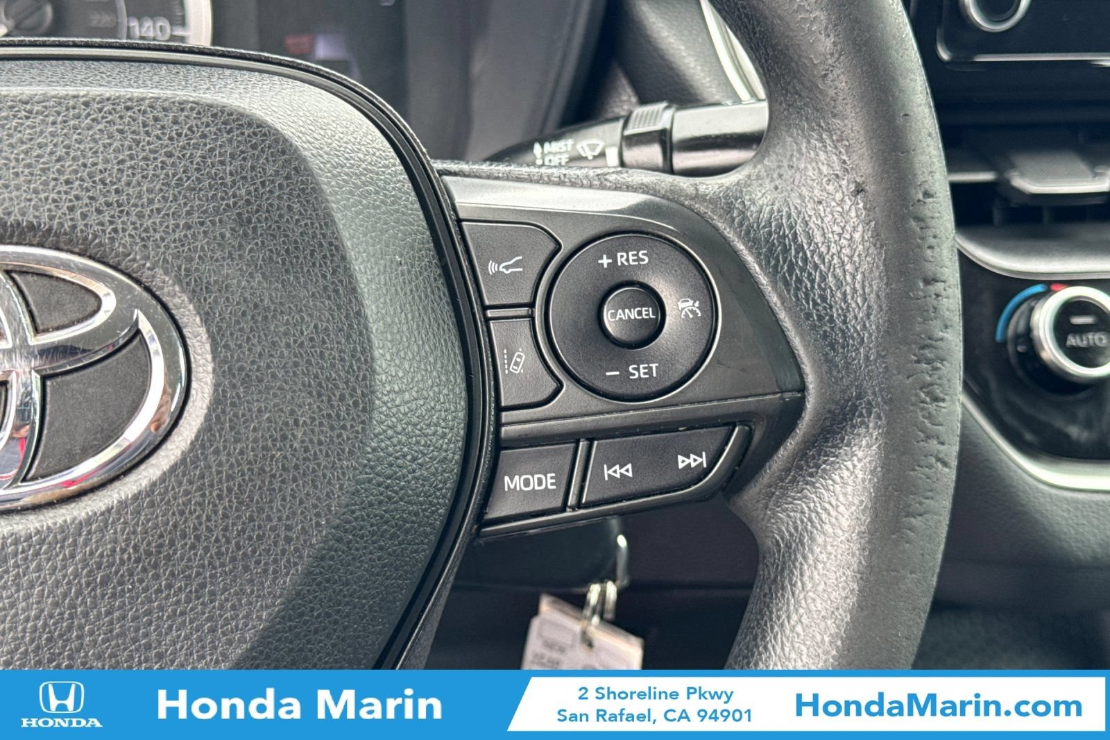Used 2020 Toyota Corolla LE FWD image 29