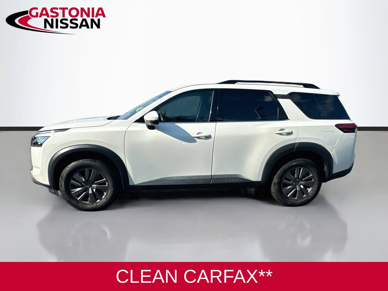 Used 2025 Nissan Pathfinder SV FWD image 5