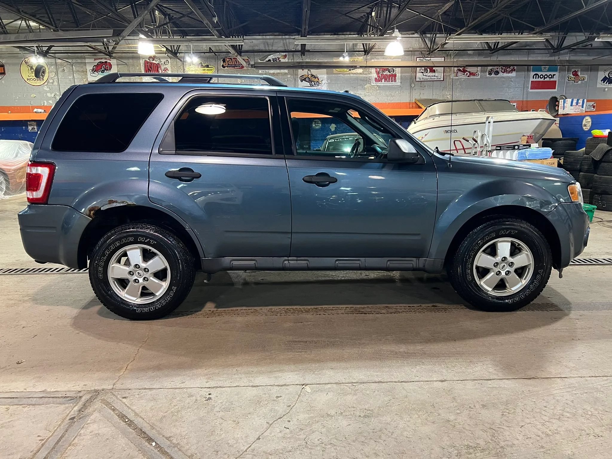 Used 2011 Ford Escape XLT w/ 202A Rapid Spec Order Code AWD/4WD image 2