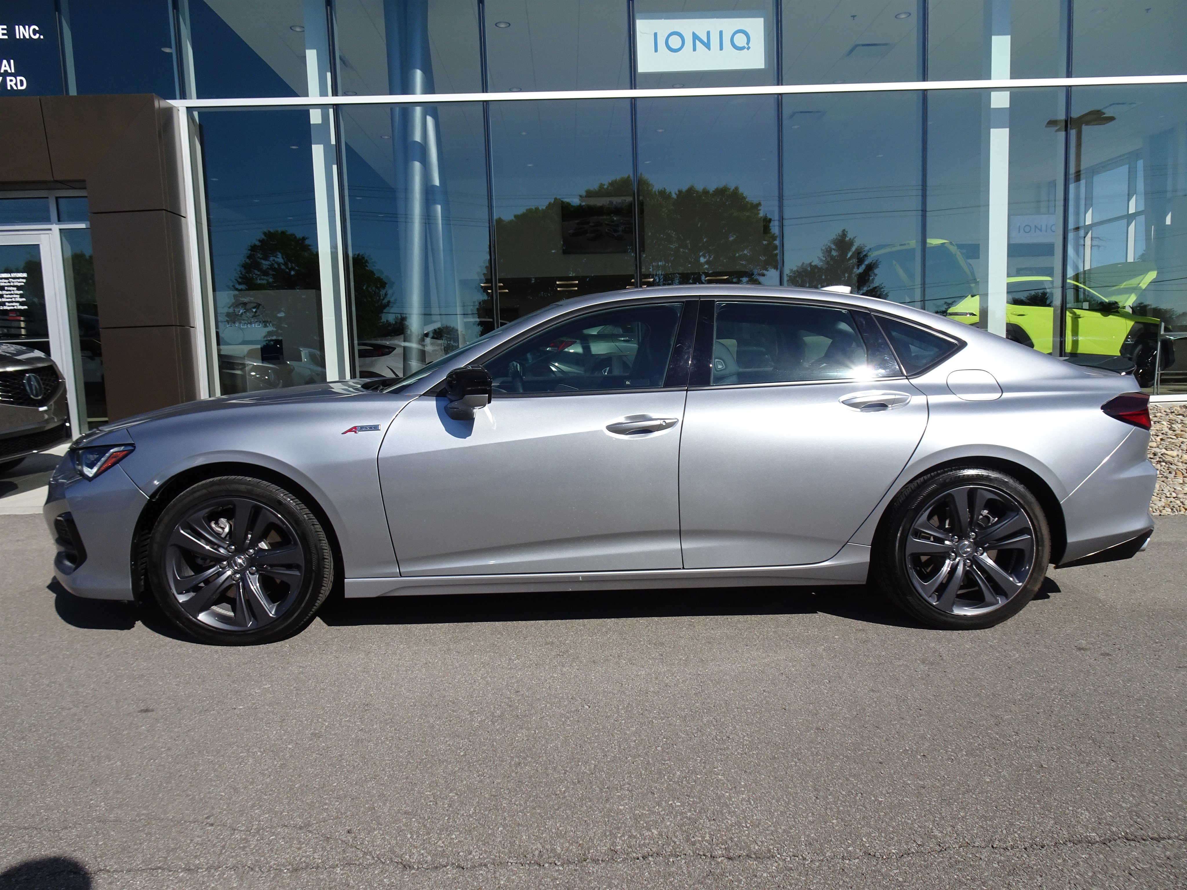 Used 2023 Acura TLX w/ A-SPEC Pkg FWD image 2