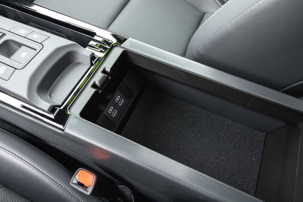 Used 2026 Toyota Prius Plug-In Hybrid image 22