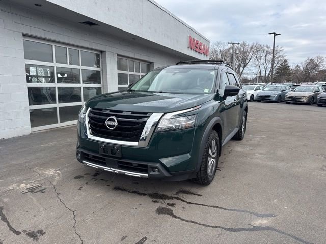 Used 2022 Nissan Pathfinder SL image 5
